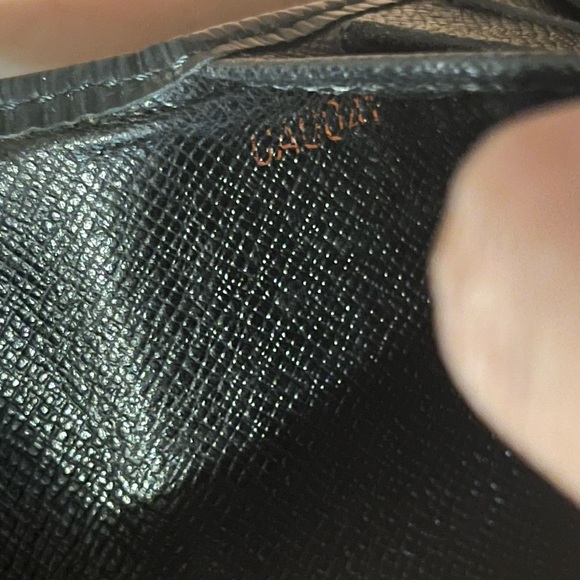 ❤️SOLD❤️ Pre-loved LOUIS VUITTON Black Epi International Wallet - Picture 8 of 8